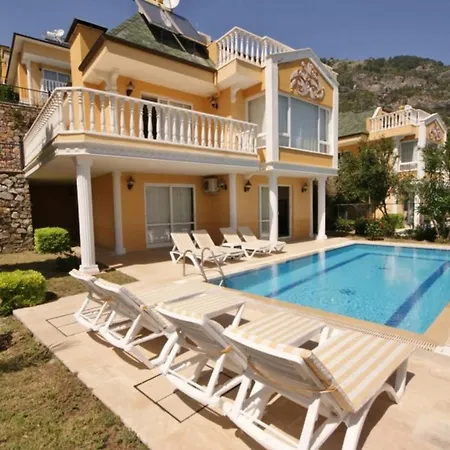 5 Star Villa, With Private Chef, Daily Housekeeping And Personal Concierge, 1039 * אלאניה